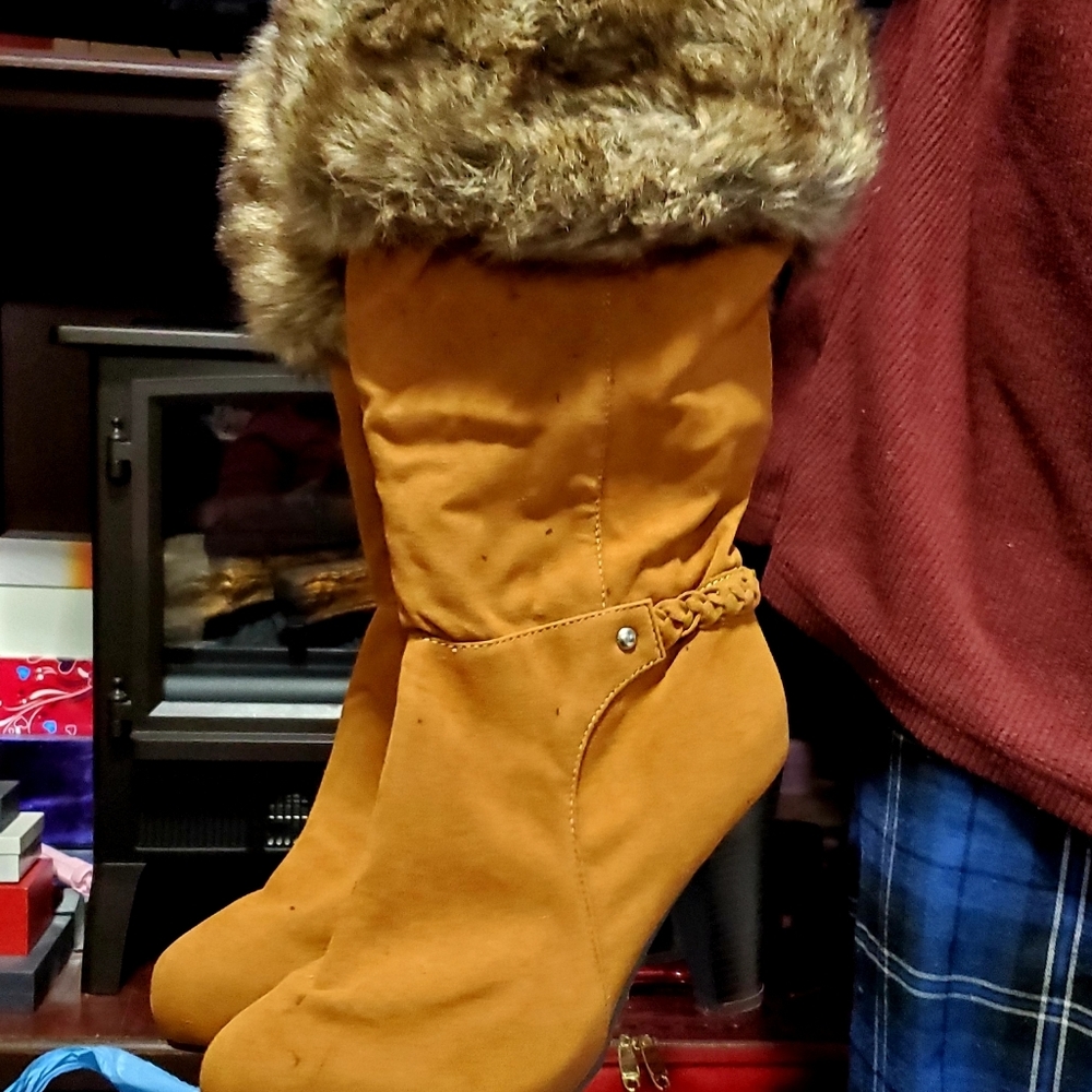 Tan/Light Brown Faux Fur Boots